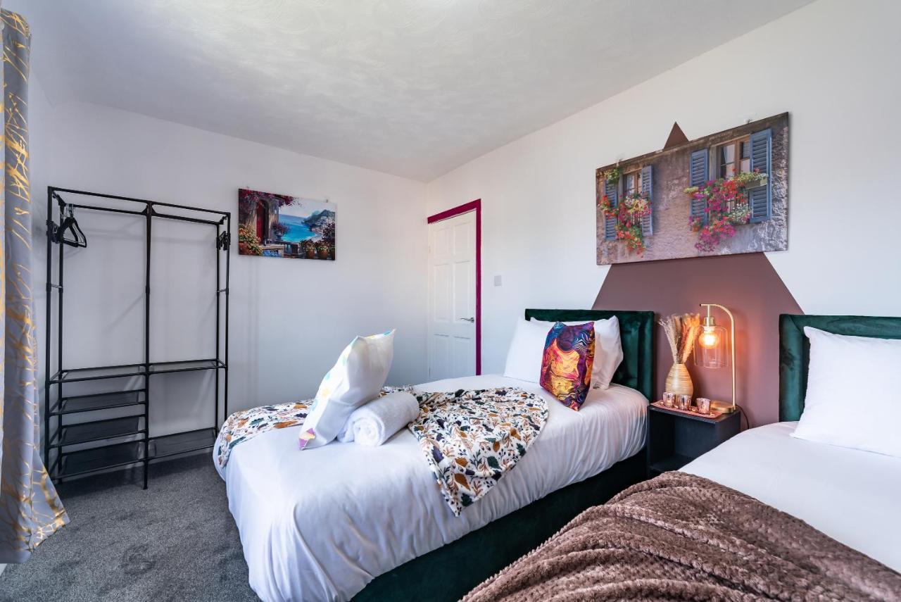 Aseda 4 Bedroom Private Parking, Game Zone -Pool Table, Garden Home Кингстон-апон-Халл Экстерьер фото